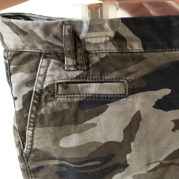 Express Camouflage Shorts - Picture 3 of 4